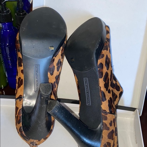 Banana republic size 10 shoe. - Picture 3 of 5